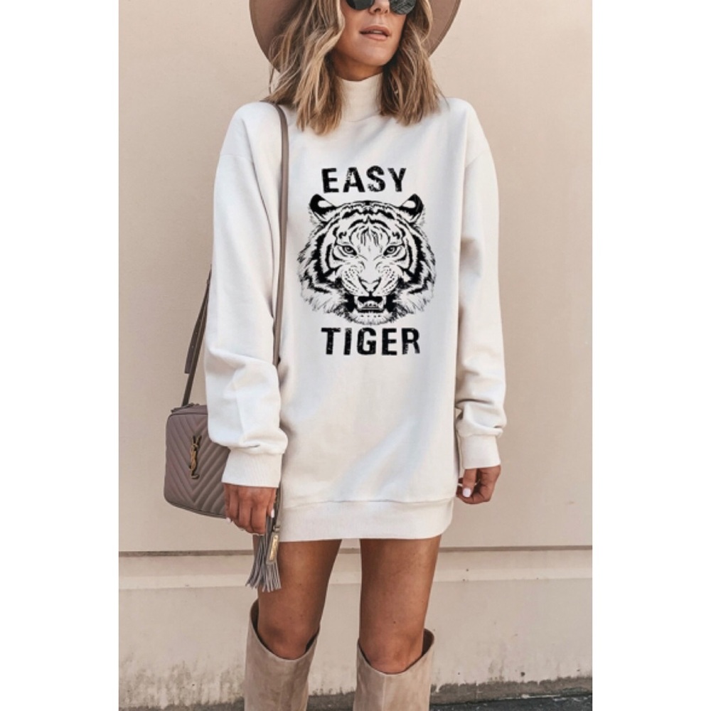 Sweatshirt dress with high boots
